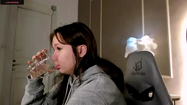 Snapshot of Alisia_Mars chatting on 09/18/25, 05:31 Alisia Mars online show from 09/18/25, 05:31