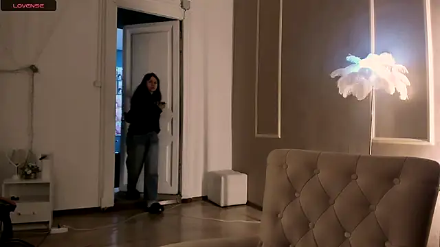 Snapshot of Alisia_Mars chatting on 10/10/25, 05:28 Alisia Mars online show from 10/10/25, 05:28