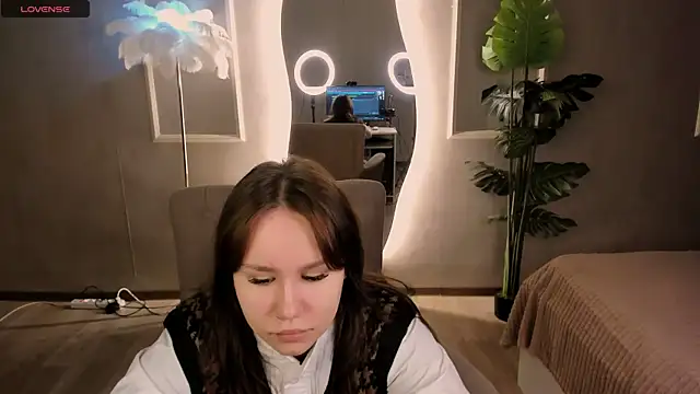 Snapshot of Alisia_Mars chatting on 10/12/25, 05:28 Alisia Mars online show from 10/12/25, 05:28