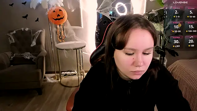 Snapshot of Alisia_Mars chatting on 10/18/25, 05:32 Alisia Mars online show from 10/18/25, 05:32