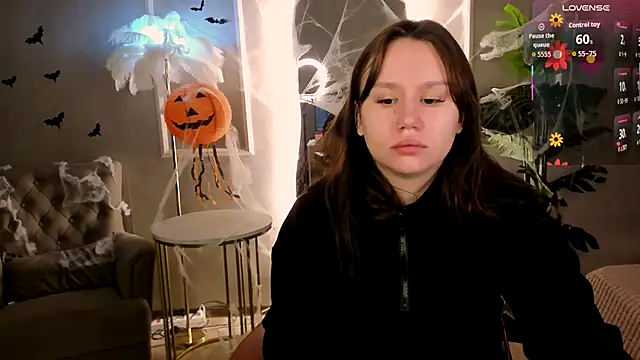 Snapshot of Alisia_Mars chatting on 10/19/25, 05:19 Alisia Mars online show from 10/19/25, 05:19