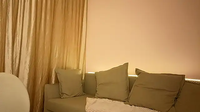 Snapshot of Alisia_Mars chatting on 11/13/25, 04:06 Alisia Mars online show from 11/13/25, 04:06