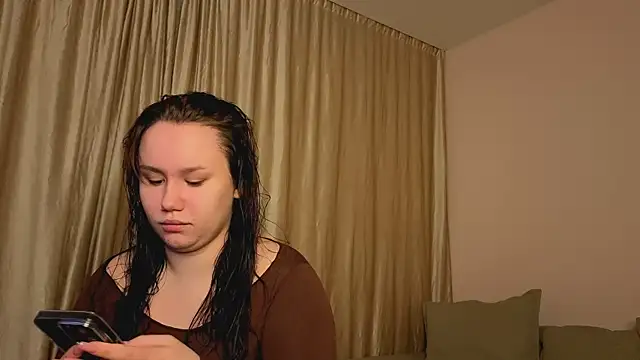 Snapshot of Alisia_Mars chatting on 11/15/25, 04:32 Alisia Mars online show from 11/15/25, 04:32