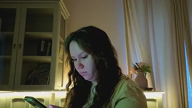 Snapshot of Alisia_Mars chatting on 03/20/26, 04:17 Alisia Mars online show from 03/20/26, 04:17