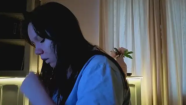 Snapshot of Alisia_Mars chatting on 03/21/26, 04:17 Alisia Mars online show from 03/21/26, 04:17