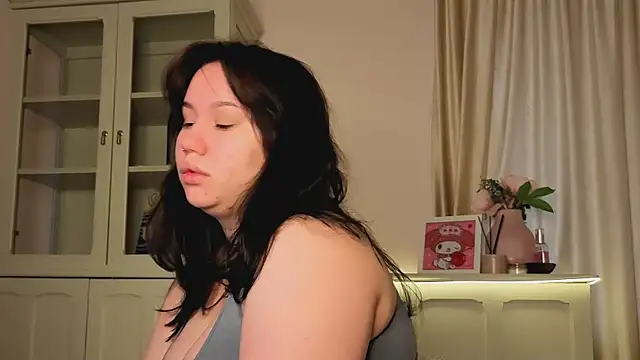 Snapshot of Alisia_Mars chatting on 03/31/26, 04:35 Alisia Mars online show from 03/31/26, 04:35