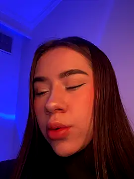 Im Valen Cute online show from 10/25/25, 04:31