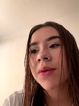 Im Valen Cute online show from 10/28/25, 05:26