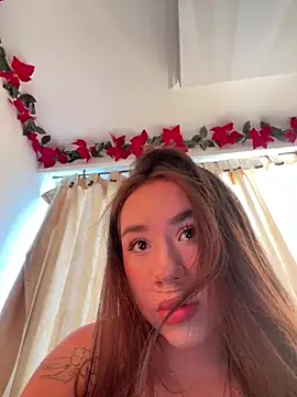 Snapshot of Im_Valen_Cute chatting on 03/14/26, 08:36 Im Valen Cute online show from 03/14/26, 08:36