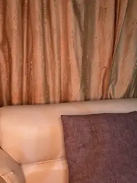 Snapshot of Im_Valen_Cute chatting on 03/27/26, 03:45 Im Valen Cute online show from 03/27/26, 03:45