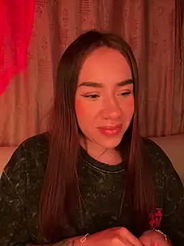 Snapshot of Im_Valen_Cute chatting on 04/10/26, 03:45 Im Valen Cute online show from 04/10/26, 03:45