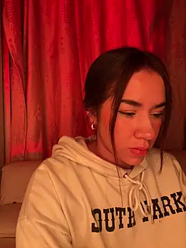 Snapshot of Im_Valen_Cute chatting on 04/11/26, 03:55 Im Valen Cute online show from 04/11/26, 03:55