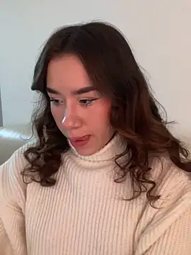 Snapshot of Im_Valen_Cute chatting on 05/03/26, 09:43 Im Valen Cute online show from 05/03/26, 09:43