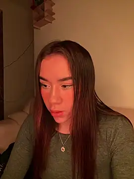 Snapshot of Im_Valen_Cute chatting on 05/17/26, 11:34 Im Valen Cute online show from 05/17/26, 11:34
