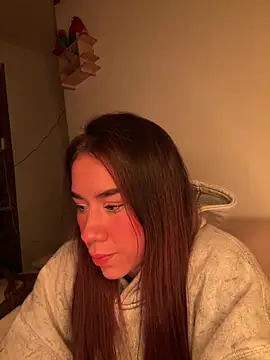 Snapshot of Im_Valen_Cute chatting on 06/03/26, 03:31 Im Valen Cute online show from 06/03/26, 03:31