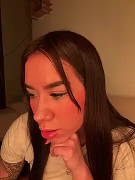 Snapshot of Im_Valen_Cute chatting on 06/26/26, 03:22 Im Valen Cute online show from 06/26/26, 03:22