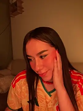 Snapshot of Im_Valen_Cute chatting on 06/28/26, 03:56 Im Valen Cute online show from 06/28/26, 03:56