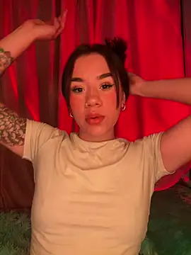 Snapshot of Im_Valen_Cute chatting on 07/19/26, 02:04 Im Valen Cute online show from 07/19/26, 02:04
