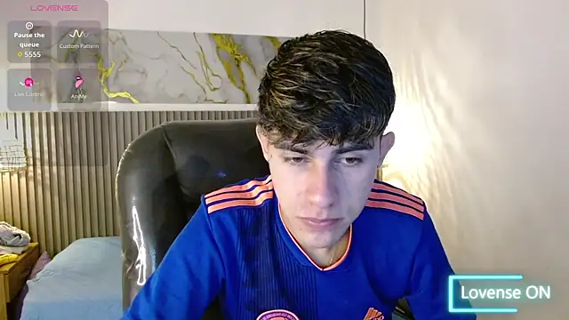 Dyla n18 online show from 11/22/25, 07:35