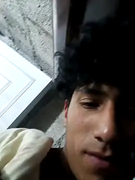 Snapshot of alexander32r chatting on 09/16/25, 06:47 alexander32r online show from 09/16/25, 06:47