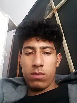 Snapshot of alexander32r chatting on 11/26/25, 09:05 alexander32r online show from 11/26/25, 09:05