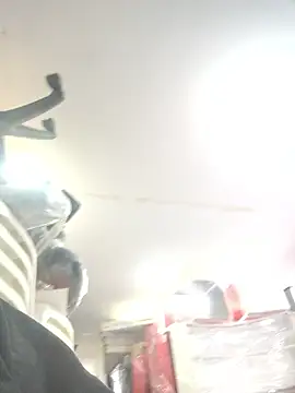 Snapshot of alexander32r chatting on 12/18/25, 03:07 alexander32r online show from 12/18/25, 03:07