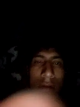 Snapshot of alexander32r chatting on 01/11/26, 03:33 alexander32r online show from 01/11/26, 03:33