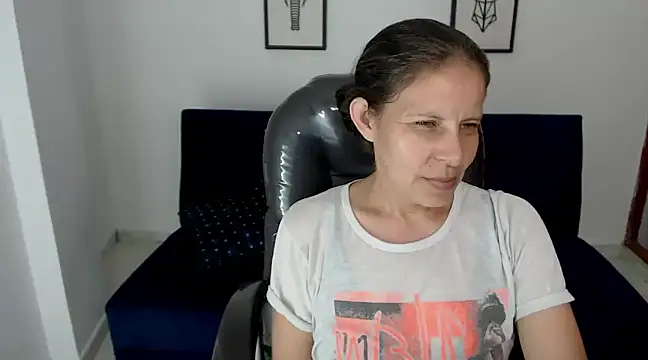 Milf karlye online show from 12/10/24, 11:51