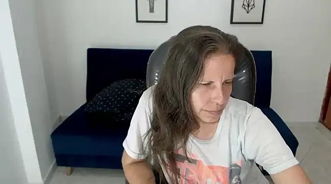 Milf karlye online show from 12/18/24, 02:53