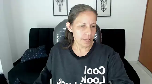 Milf karlye online show from 12/27/24, 12:29