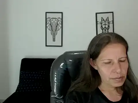 Milf karlye online show from 01/03/25, 03:38