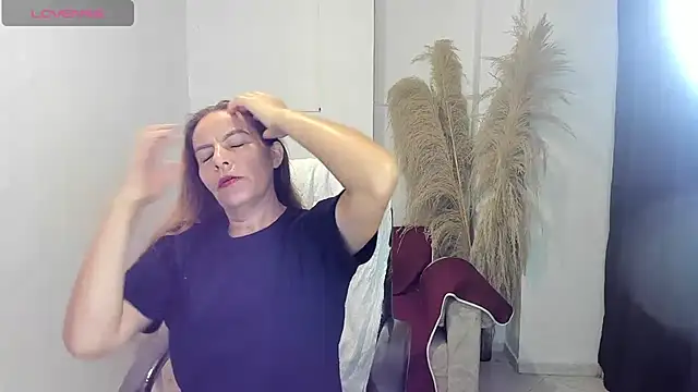 Snapshot of Milf_karlye chatting on 06/14/26, 09:11 Milf karlye online show from 06/14/26, 09:11