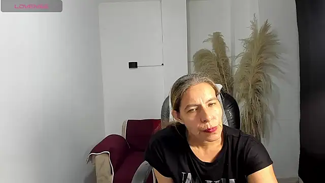 Snapshot of Milf_karlye chatting on 06/17/26, 03:09 Milf karlye online show from 06/17/26, 03:09