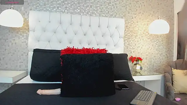 MonserratPeters online show from 02/03/25, 08:13