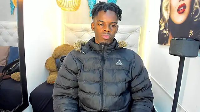 Snapshot of royce_ebony chatting on 03/18/26, 02:26 royce ebony online show from 03/18/26, 02:26