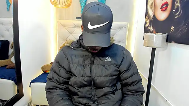 Snapshot of royce_ebony chatting on 04/10/26, 02:39 royce ebony online show from 04/10/26, 02:39