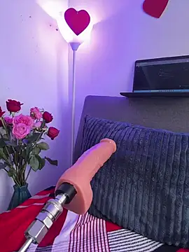 Snapshot of Liulee chatting on 02/15/26, 04:14 Liulee online show from 02/15/26, 04:14