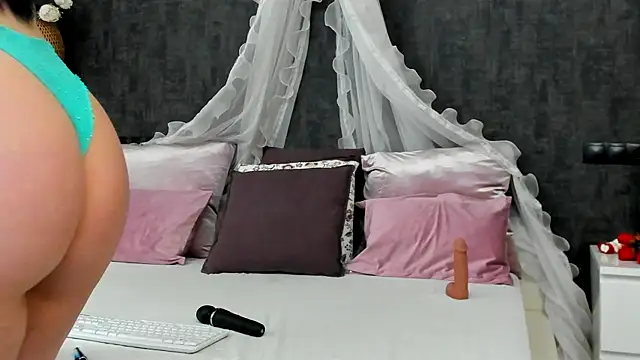 miss sophieX online show from 03/05/25, 04:34