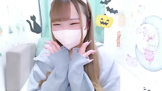 Snapshot of MAIKA_pyon chatting on 11/01/25, 11:12 MAIKA pyon online show from 11/01/25, 11:12