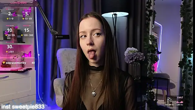 Snapshot of Anal_Girl_ chatting on 03/24/26, 04:34 Anal Girl online show from 03/24/26, 04:34