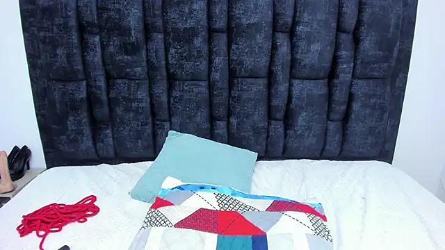 Snapshot of Aurora_Doll_ chatting on 04/15/26, 07:58 Aurora Doll online show from 04/15/26, 07:58