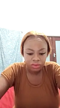 Snapshot of Luciouslips00 chatting on 01/22/25, 05:28 Luciouslips00 online show from 01/22/25, 05:28