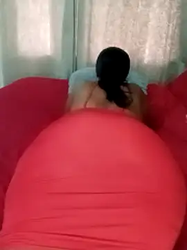 Snapshot of Luciouslips00 chatting on 11/05/25, 06:46 Luciouslips00 online show from 11/05/25, 06:46