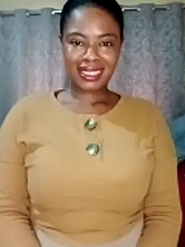 Snapshot of Luciouslips00 chatting on 11/10/25, 01:54 Luciouslips00 online show from 11/10/25, 01:54