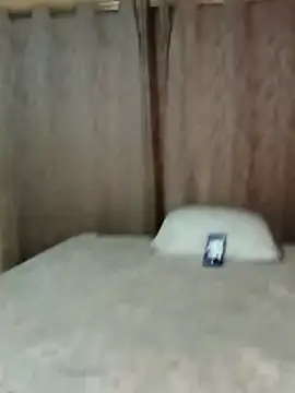 Snapshot of Luciouslips00 chatting on 12/01/25, 06:35 Luciouslips00 online show from 12/01/25, 06:35