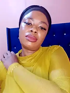 Snapshot of Luciouslips00 chatting on 02/07/26, 03:05 Luciouslips00 online show from 02/07/26, 03:05