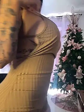 Snapshot of AndyFire69 chatting on 12/17/24, 03:28 AndyFire69 online show from 12/17/24, 03:28