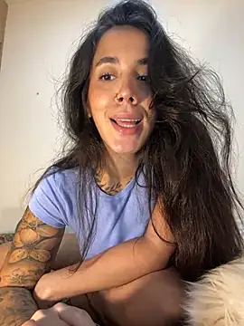 Snapshot of AndyFire69 chatting on 02/04/25, 01:27 AndyFire69 online show from 02/04/25, 01:27