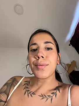 Snapshot of AndyFire69 chatting on 02/14/25, 02:33 AndyFire69 online show from 02/14/25, 02:33