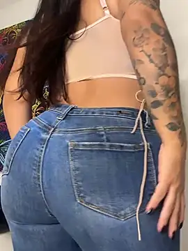 Snapshot of AndyFire69 chatting on 02/21/25, 02:38 AndyFire69 online show from 02/21/25, 02:38